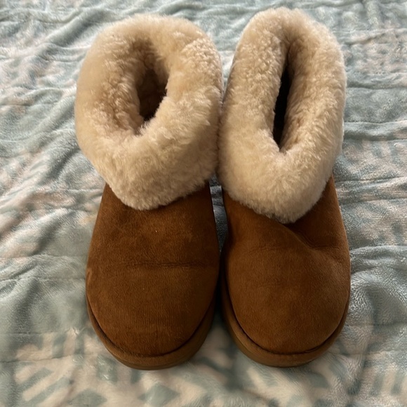 UGG Mini Fluff Boots - Picture 1 of 4
